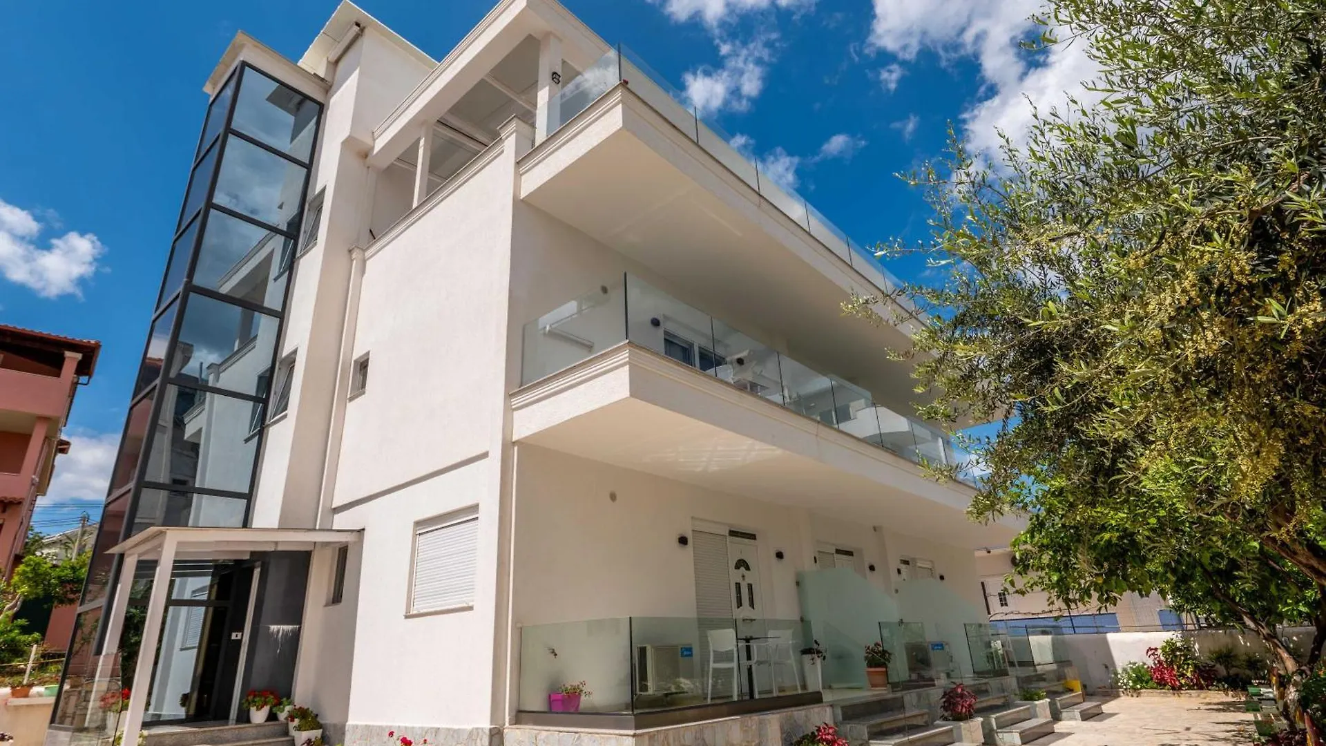 Apartments Margarita location